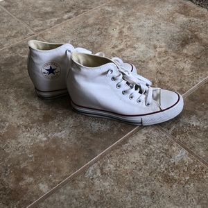 Converse wedge size 8